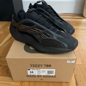 Yeezy 700 V3 ‘Clay Brown’